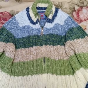 Long sleeved sweater